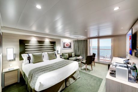 GR VI Yacht club suite